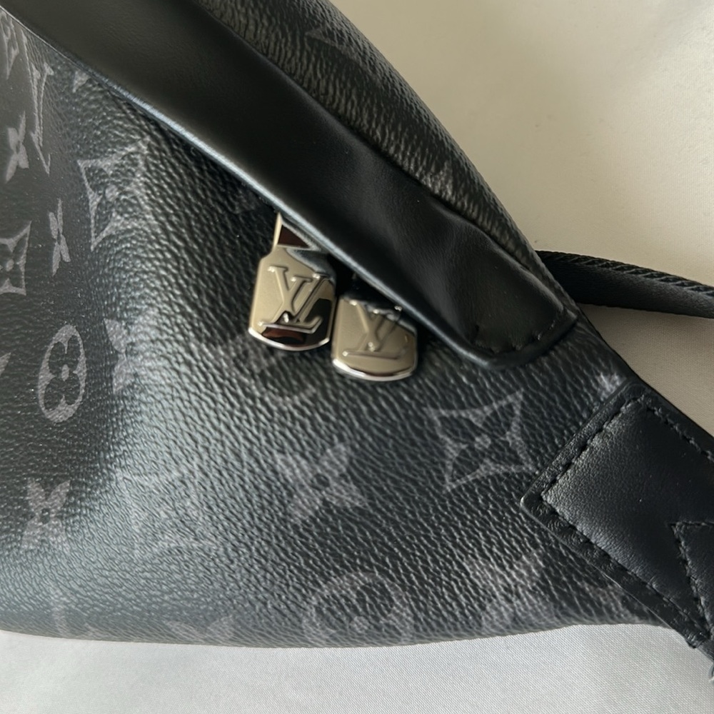 Louis Vuitton Discovery Bum Bag PM NEW With Dust Bag - Picture 7 of 15